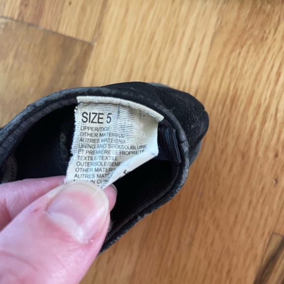 ❄️Zara & Carter’s Kids Shoes - Black and Brown - Picture 9 of 11